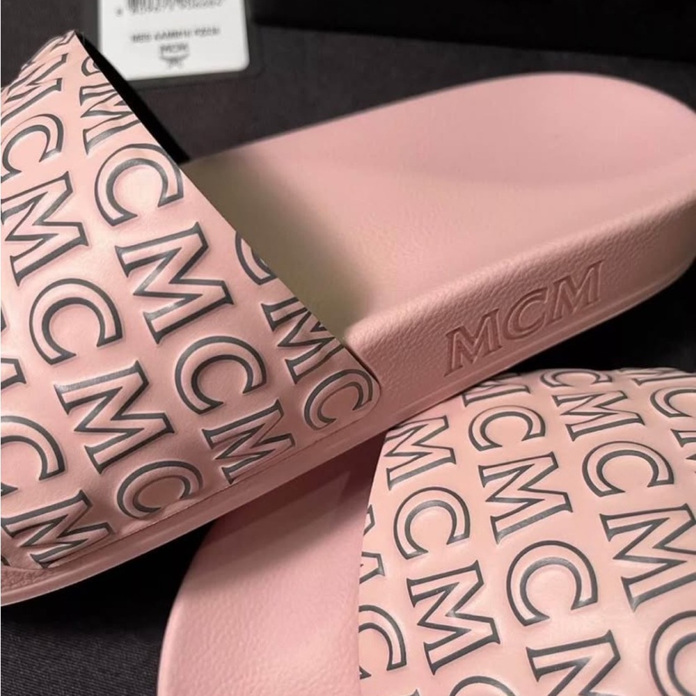 MCM Pink Slides - Picture 3 of 3